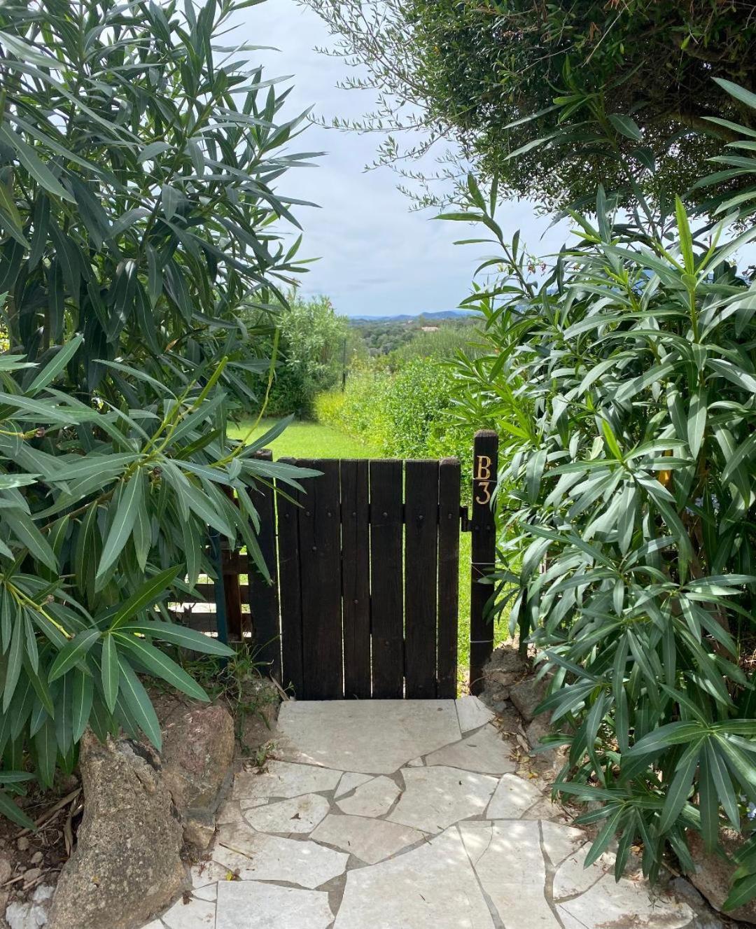 Residenza Costasmeraldina Porto Rotondo Exterior foto